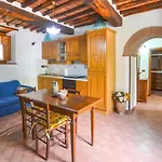 2 Bedroom Amazing In Apartment Cortona