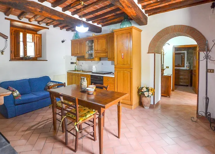 2 Bedroom Amazing In Apartment Cortona